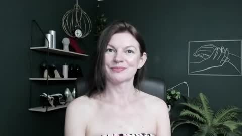 Snapshot of vivian_dream chatting on 06/22/26, 05:37 Vivian online show from 06/22/26, 05:37