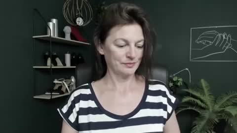Snapshot of vivian_dream chatting on 07/16/26, 08:42 Vivian online show from 07/16/26, 08:42