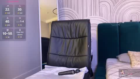 Vivian Evans online show from 12/16/25, 02:05