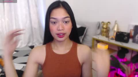 Vivian online show from 12/23/25, 01:58