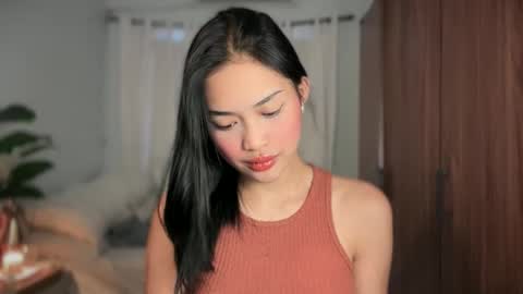 Vivian online show from 05/23/26, 02:17