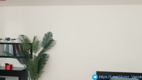 Snapshot of vivian_vance chatting on 04/06/26, 10:27 Vivian Vance online show from 04/06/26, 10:27