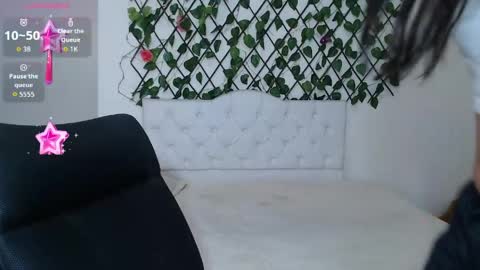 Snapshot of vivianalatin chatting on 04/22/26, 11:56 instagram Viviana73215 online show from 04/22/26, 11:56