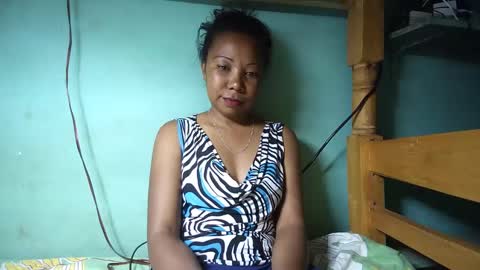 viviane0812 online show from 02/18/25, 07:52
