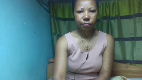 viviane0812 online show from 10/29/25, 03:47