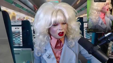 Snapshot of vivianfrost chatting on 09/09/25, 03:39 VivianFrosty online show from 09/09/25, 03:39