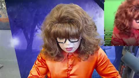 Snapshot of vivianfrost chatting on 10/08/25, 03:37 VivianFrosty online show from 10/08/25, 03:37