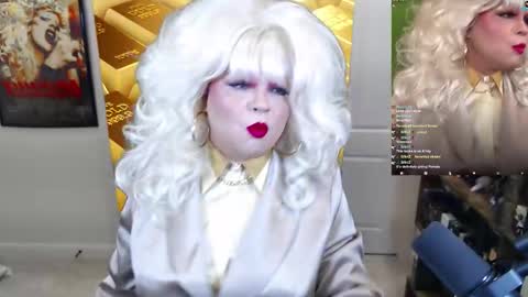 Snapshot of vivianfrost chatting on 11/08/25, 04:34 VivianFrosty online show from 11/08/25, 04:34