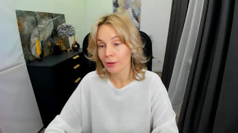 Snapshot of vivianlirei chatting on 05/04/26, 05:36 Sinti online show from 05/04/26, 05:36