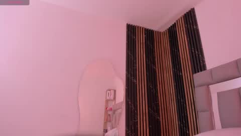 Vivi online show from 10/16/25, 12:28