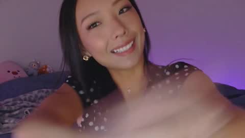 vivianwinters online show from 10/23/25, 01:27