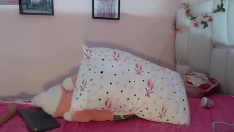 Snapshot of vivibless chatting on 04/18/26, 11:38 vivi online show from 04/18/26, 11:38