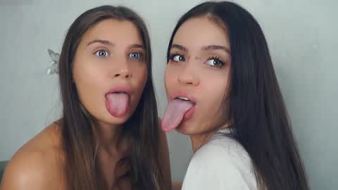 Nelly and Mari online show from 12/22/25, 09:17