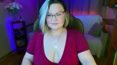 Snapshot of vivien__wet chatting on 10/17/25, 11:35 Vivien online show from 10/17/25, 11:35