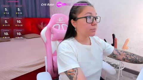 Snapshot of vivien_montclair chatting on 06/01/26, 12:01 Vivien online show from 06/01/26, 12:01