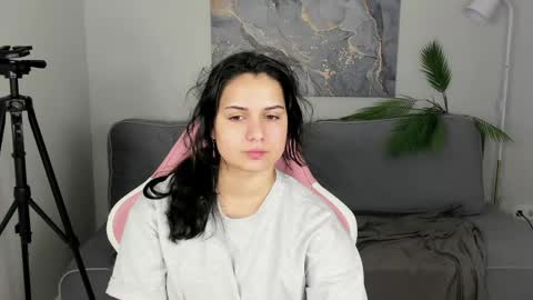 vivien_ross online show from 05/18/26, 01:24