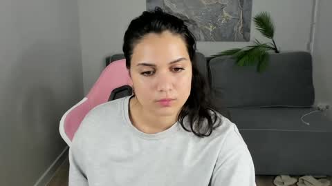 vivien_ross online show from 05/18/26, 04:13