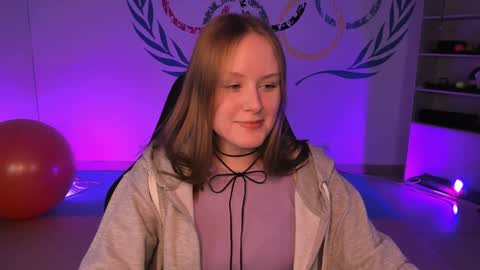 Snapshot of vivienleeigh chatting on 12/03/24, 01:10 Vivien online show from 12/03/24, 01:10