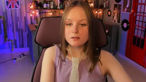 Snapshot of vivienleeigh chatting on 12/05/24, 04:23 Vivien online show from 12/05/24, 04:23