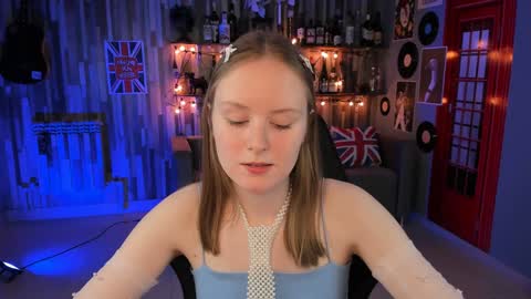 Snapshot of vivienleeigh chatting on 12/12/24, 05:26 Vivien online show from 12/12/24, 05:26