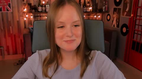 Snapshot of vivienleeigh chatting on 12/24/24, 04:40 Vivien online show from 12/24/24, 04:40