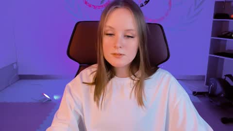 Snapshot of vivienleeigh chatting on 12/25/24, 07:13 Vivien online show from 12/25/24, 07:13