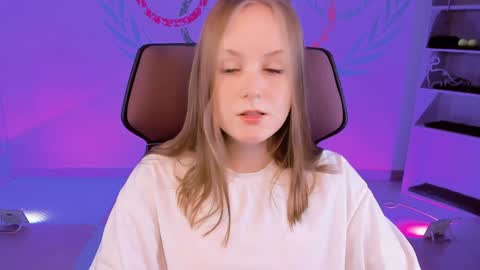 Snapshot of vivienleeigh chatting on 01/09/25, 01:02 Vivien online show from 01/09/25, 01:02