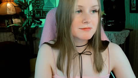 Snapshot of vivienleeigh chatting on 01/26/25, 03:14 Vivien online show from 01/26/25, 03:14