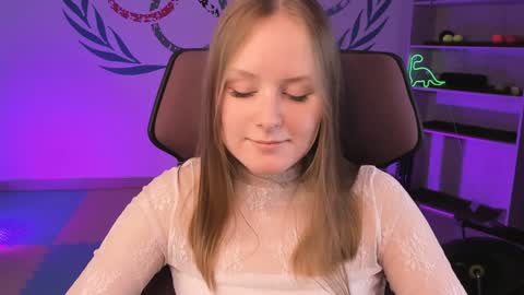 Snapshot of vivienleeigh chatting on 02/06/25, 04:36 Vivien online show from 02/06/25, 04:36