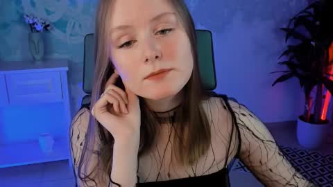 Snapshot of vivienleeigh chatting on 02/11/25, 04:13 Vivien online show from 02/11/25, 04:13