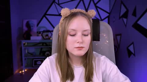 Snapshot of vivienleeigh chatting on 02/13/25, 07:52 Vivien online show from 02/13/25, 07:52