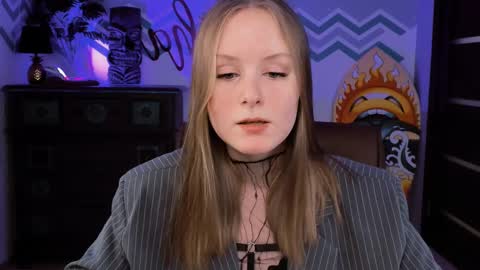 Snapshot of vivienleeigh chatting on 02/23/25, 03:18 Vivien online show from 02/23/25, 03:18