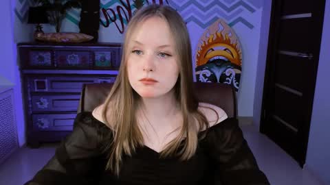 Snapshot of vivienleeigh chatting on 03/12/25, 01:08 Vivien online show from 03/12/25, 01:08