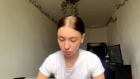 Vivi online show from 11/05/25, 07:08