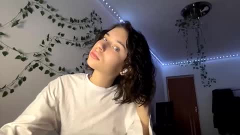 Vivi online show from 11/29/25, 04:10