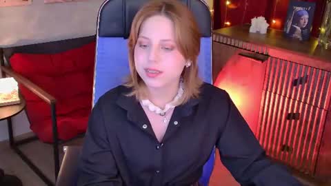 Snapshot of viviennehebert chatting on 06/25/26, 12:53 Vivienne online show from 06/25/26, 12:53