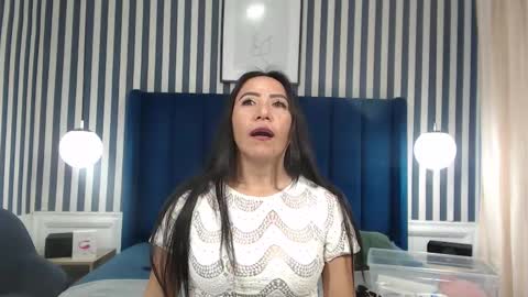 Vivian  online show from 10/18/25, 01:01