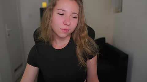 VivienVance online show from 06/09/26, 01:45