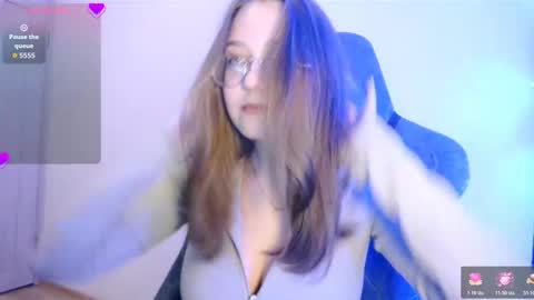 vivivivikkie online show from 12/03/25, 09:02