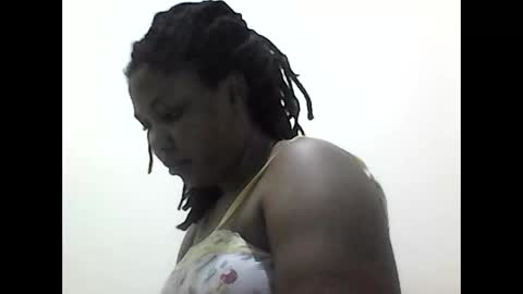 Snapshot of vivsterxxxx chatting on 04/26/26, 05:05 vivsterxxxx online show from 04/26/26, 05:05