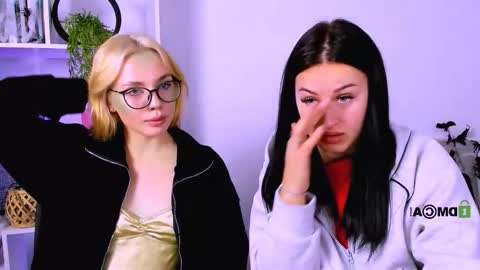 vivy_star online show from 11/01/25, 08:11