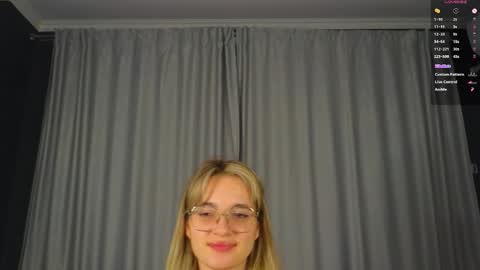 vivyboo111 online show from 10/26/25, 08:37