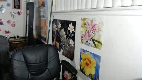 Snapshot of vixenfyre chatting on 12/19/24, 05:40 Vixen Fyre online show from 12/19/24, 05:40