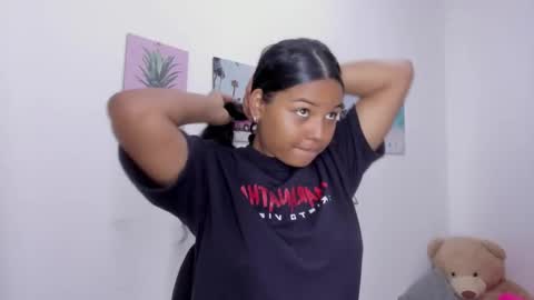 Snapshot of vixenlust17 chatting on 02/19/26, 01:56 vixenlust17 online show from 02/19/26, 01:56