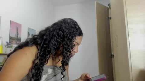 Snapshot of vixenlust17 chatting on 02/25/26, 02:10 vixenlust17 online show from 02/25/26, 02:10