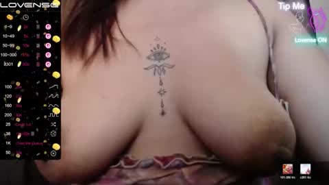 Snapshot of vixenxox69 chatting on 05/29/26, 08:23 vixenxox69 online show from 05/29/26, 08:23
