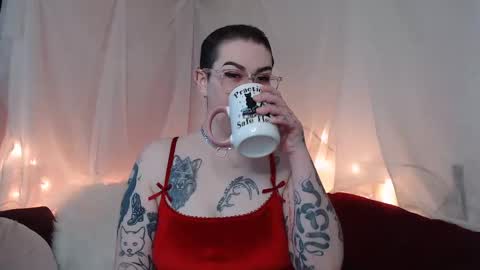 Snapshot of vixinvvitch chatting on 12/21/24, 04:36 VIXIN online show from 12/21/24, 04:36