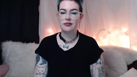 Snapshot of vixinvvitch chatting on 12/27/24, 07:14 VIXIN online show from 12/27/24, 07:14