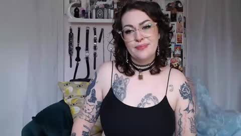 Snapshot of vixinvvitch chatting on 05/01/26, 04:33 VIXIN online show from 05/01/26, 04:33