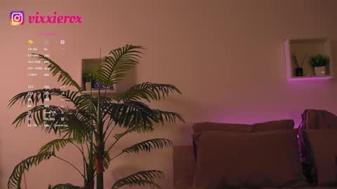 vixxxiee online show from 04/28/26, 09:20